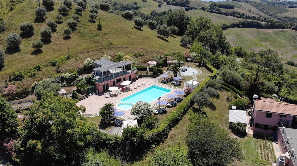 Country Hotel & Resort I Calanchi Ripatransone Luaran gambar